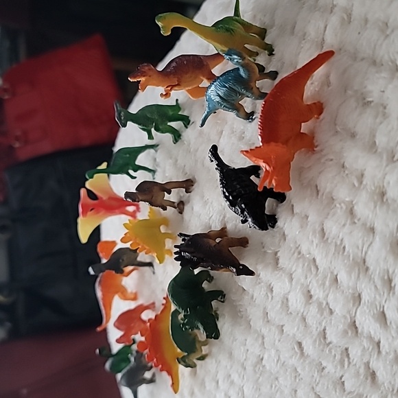 Lot Of 11 Medium Colourful Dinosaur Toys - Picture 6 of 6